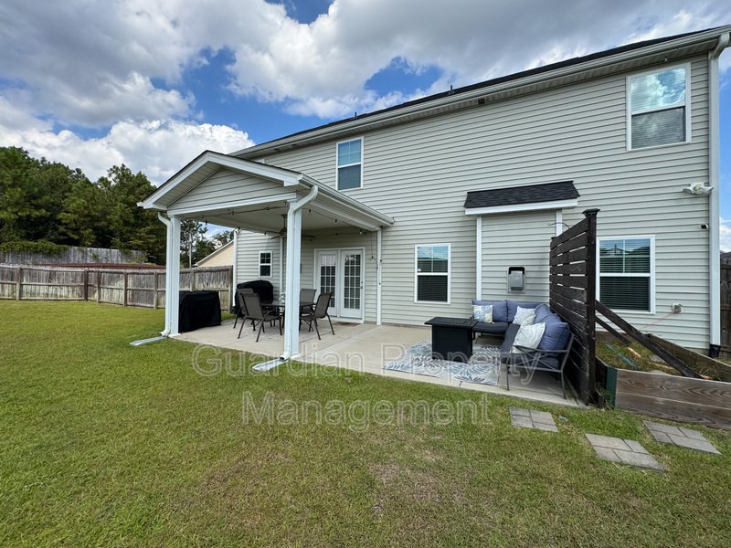 Gorgeous 4 Bed 2.5 Bath Home with Fenced Backyard property image