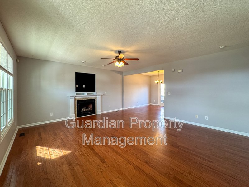 Beautiful 4 Bed 2.5 Bath Home with Fenced Backyard property image