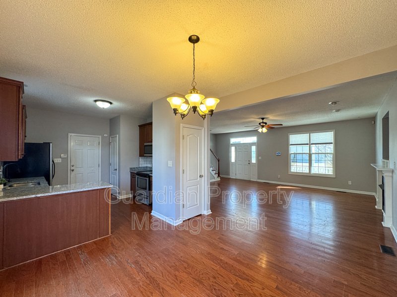 Beautiful 4 Bed 2.5 Bath Home with Fenced Backyard property image