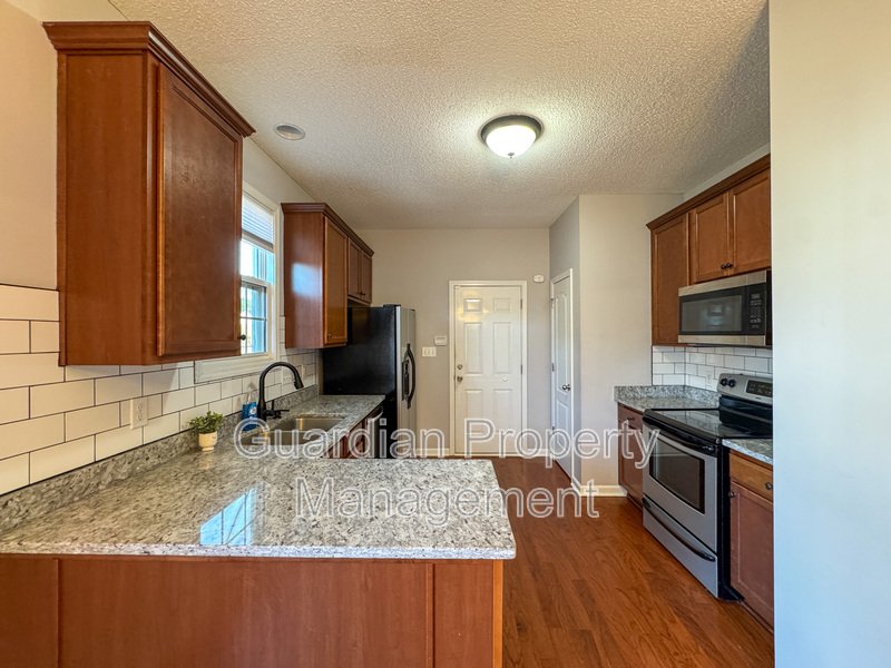 Beautiful 4 Bed 2.5 Bath Home with Fenced Backyard property image