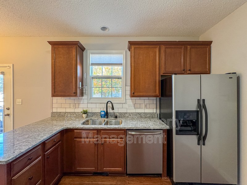 Beautiful 4 Bed 2.5 Bath Home with Fenced Backyard property image