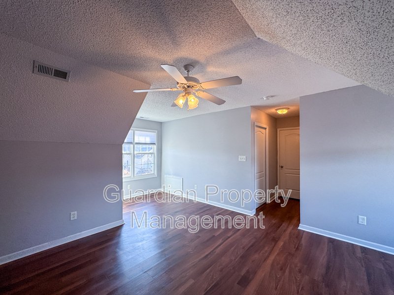 Beautiful 4 Bed 2.5 Bath Home with Fenced Backyard property image