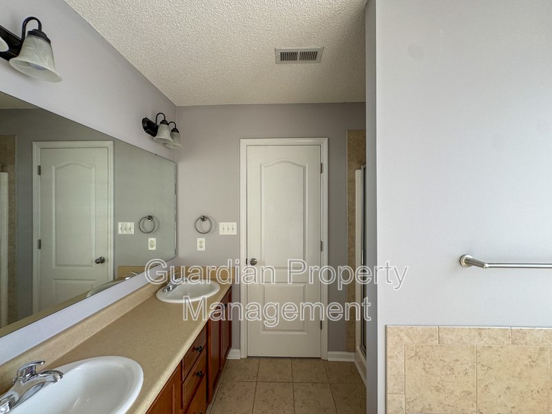 Beautiful 4 Bed 2.5 Bath Home with Fenced Backyard property image