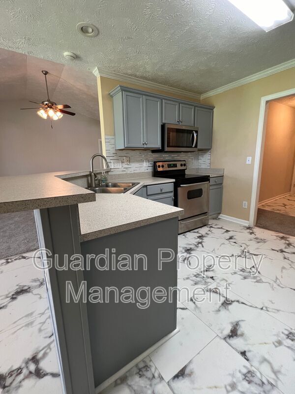 Lovely 4 Bed 3.5 Bath Fayetteville Home property image