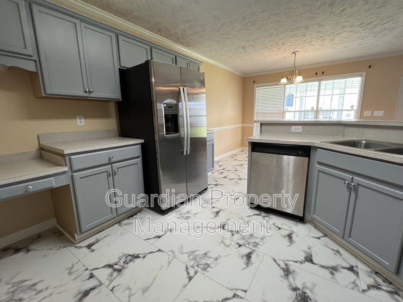 Lovely 4 Bed 3.5 Bath Fayetteville Home property image