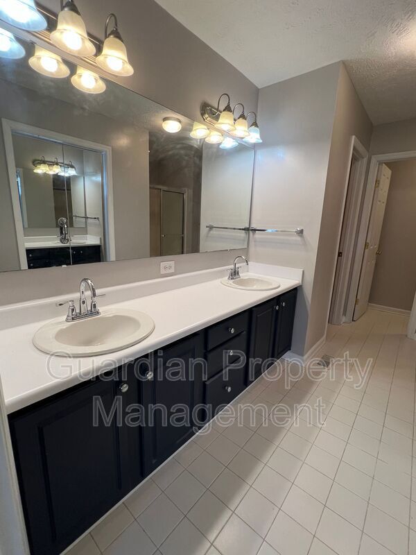 Lovely 4 Bed 3.5 Bath Fayetteville Home property image