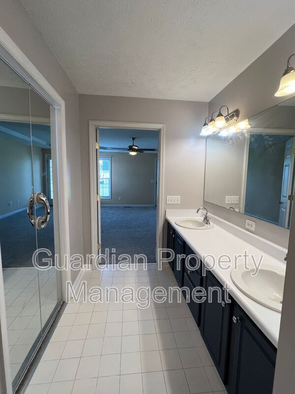 Lovely 4 Bed 3.5 Bath Fayetteville Home property image