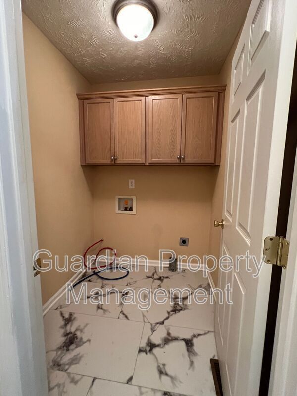 Lovely 4 Bed 3.5 Bath Fayetteville Home property image