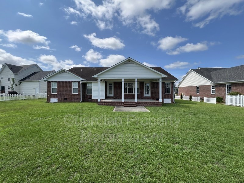 Lovely 4 Bed 3.5 Bath Fayetteville Home property image
